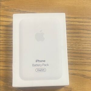 Apple iPhone Battery Pack - White
